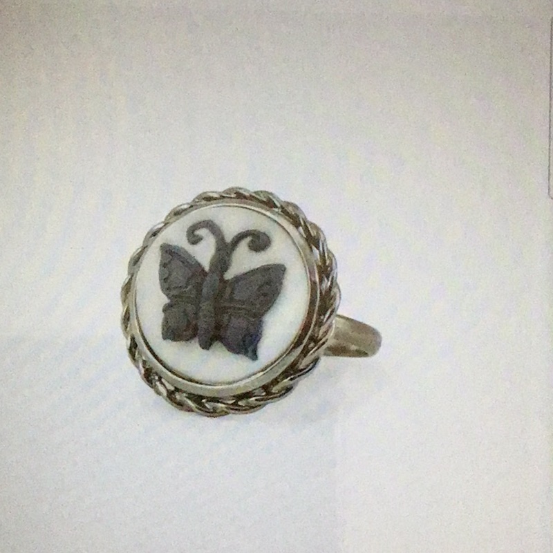 Rare Vintouch Butterfly Cameo Ring